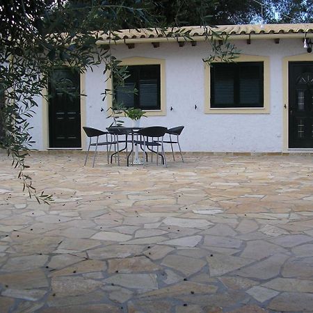 Olympia Paxos Villas & Apartments Гайос Экстерьер фото
