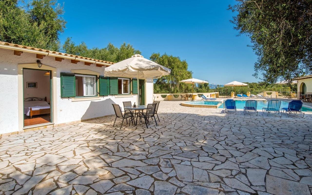 Olympia Paxos Villas & Apartments Гайос Экстерьер фото