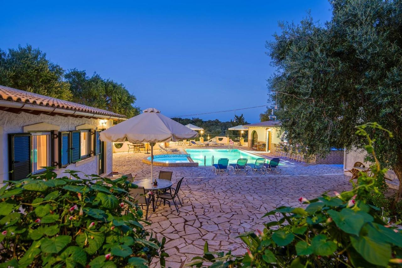 Olympia Paxos Villas & Apartments Гайос Экстерьер фото
